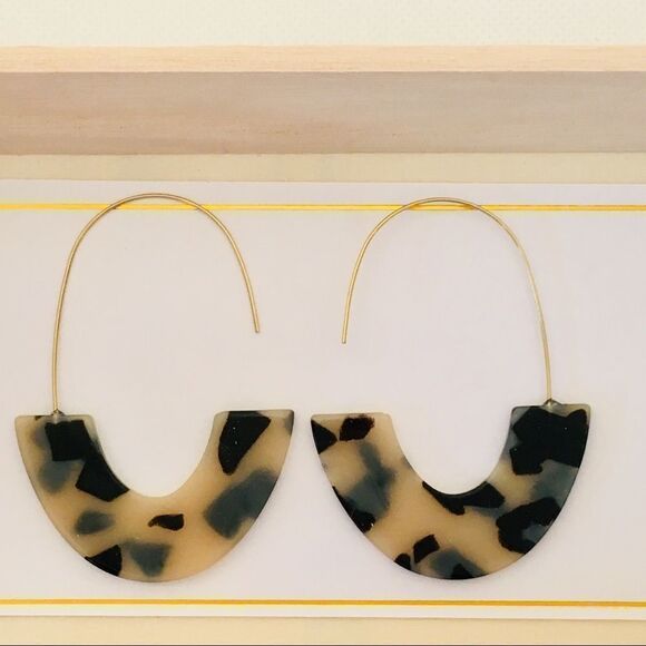 Blonde Leopard Tortoiseshell Acetate Semi-Circle Earrings NWT - Picture 6 of 8